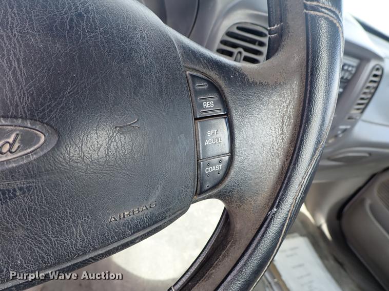 image for item DF8727 2000 Ford F150 pickup truck