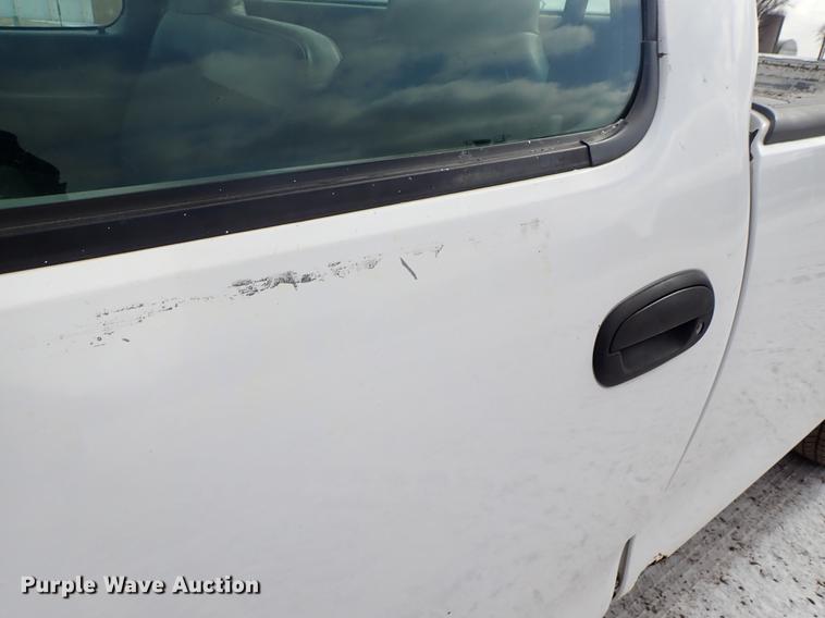 image for item DF8727 2000 Ford F150 pickup truck