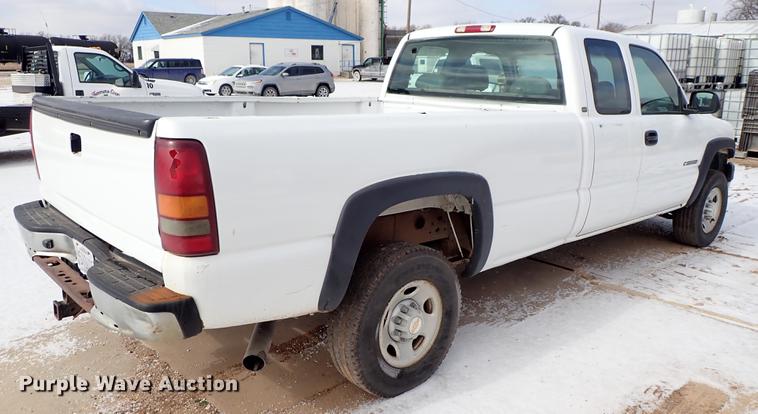 image for item DF8728 2002 Chevrolet Silverado 2500HD Ext. Cab pickup truck