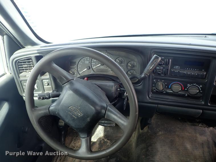 image for item DF8728 2002 Chevrolet Silverado 2500HD Ext. Cab pickup truck