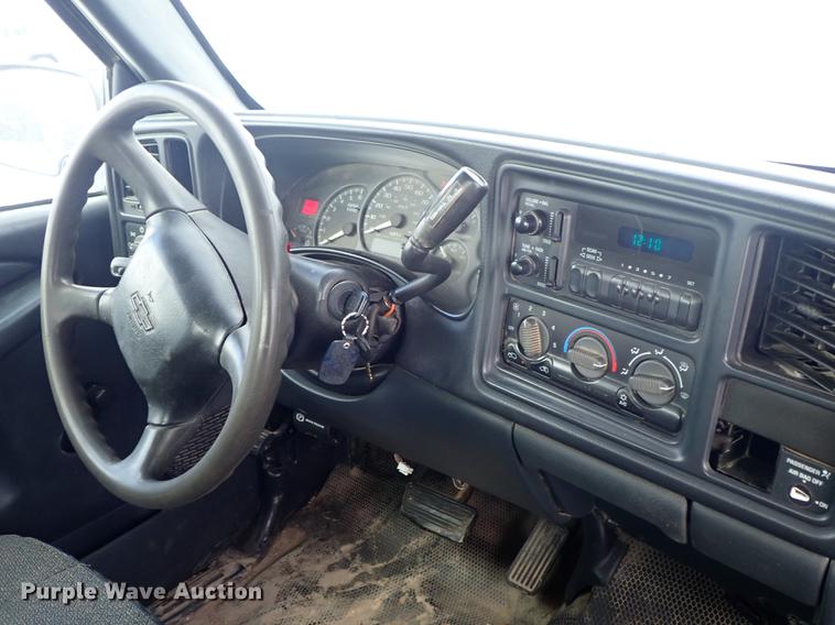 image for item DF8728 2002 Chevrolet Silverado 2500HD Ext. Cab pickup truck