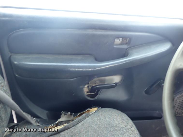 image for item DF8728 2002 Chevrolet Silverado 2500HD Ext. Cab pickup truck