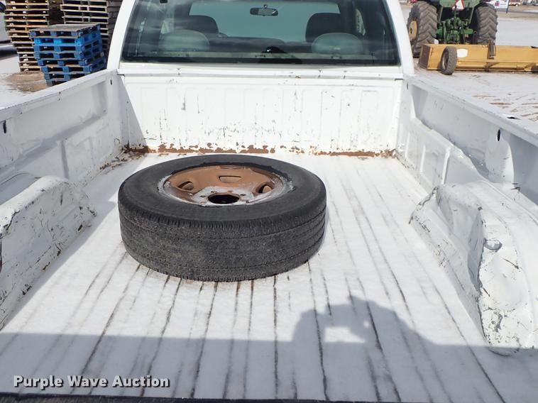 image for item DF8728 2002 Chevrolet Silverado 2500HD Ext. Cab pickup truck