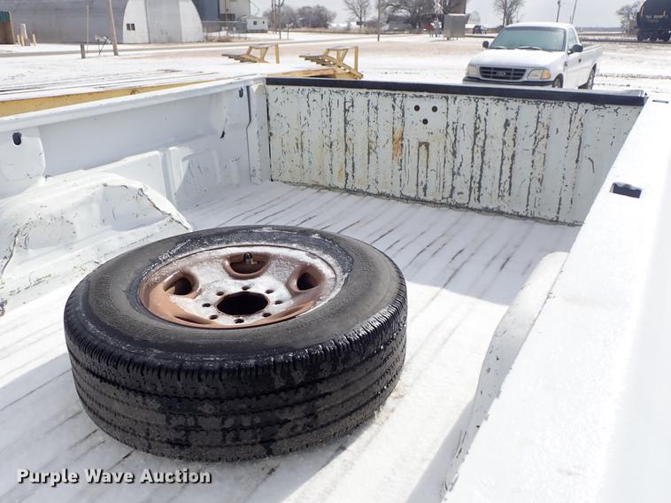 image for item DF8728 2002 Chevrolet Silverado 2500HD Ext. Cab pickup truck