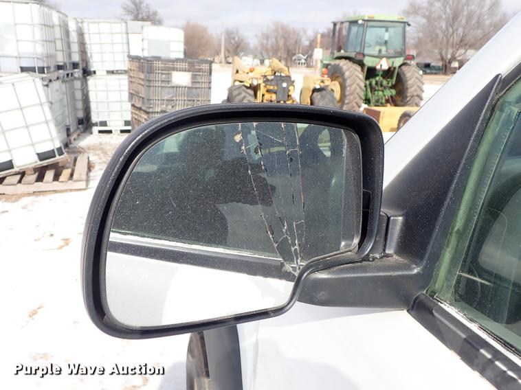 image for item DF8728 2002 Chevrolet Silverado 2500HD Ext. Cab pickup truck