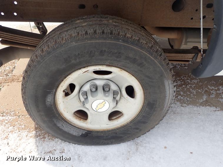 image for item DF8728 2002 Chevrolet Silverado 2500HD Ext. Cab pickup truck