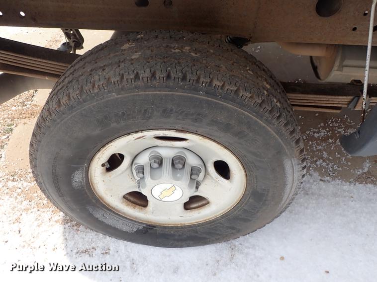 image for item DF8728 2002 Chevrolet Silverado 2500HD Ext. Cab pickup truck