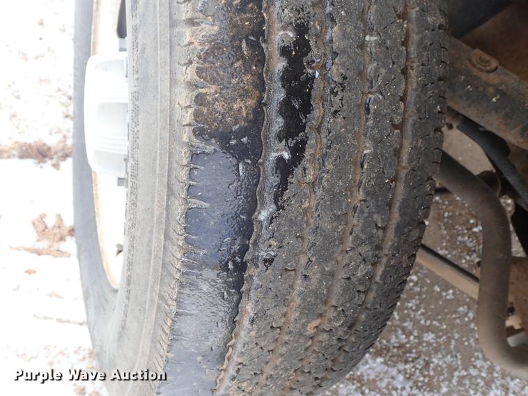 image for item DF8728 2002 Chevrolet Silverado 2500HD Ext. Cab pickup truck