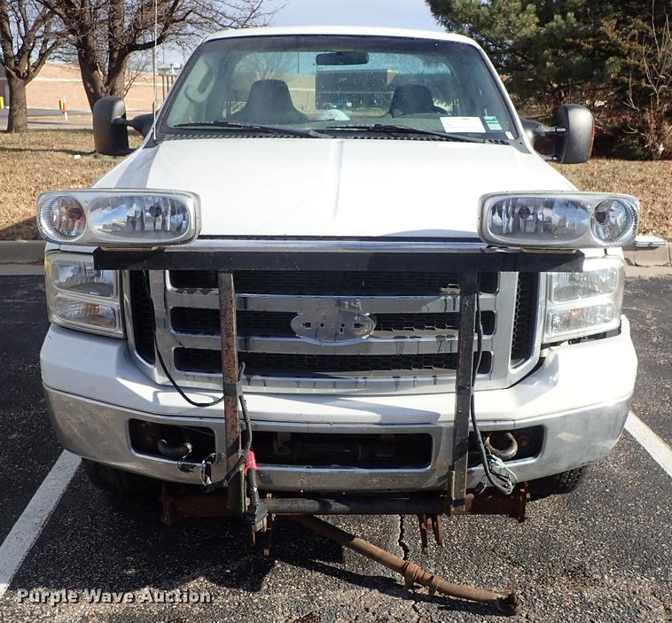 image for item DG2926 2005 Ford F250 Super Duty pickup truck