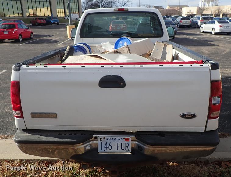 image for item DG2926 2005 Ford F250 Super Duty pickup truck