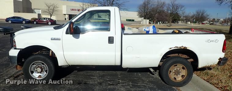 image for item DG2926 2005 Ford F250 Super Duty pickup truck