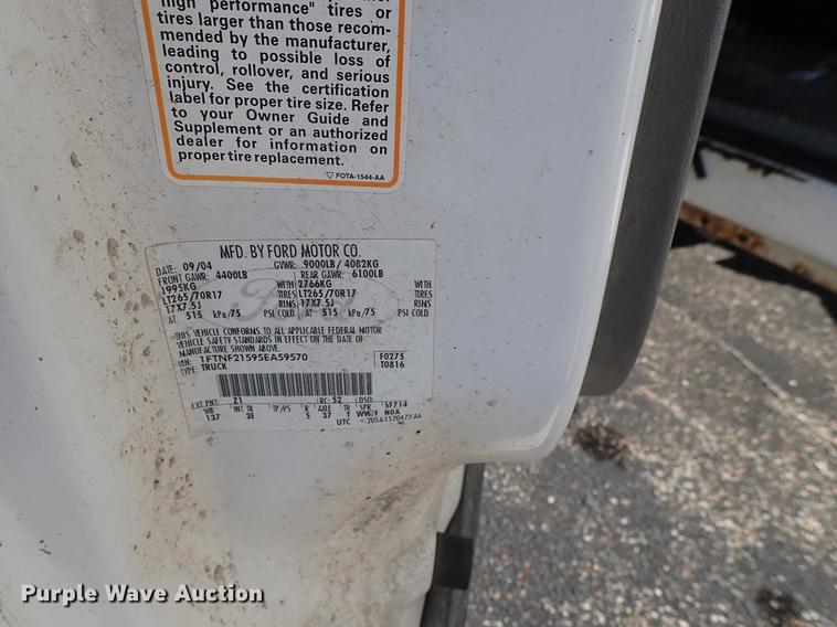 image for item DG2926 2005 Ford F250 Super Duty pickup truck