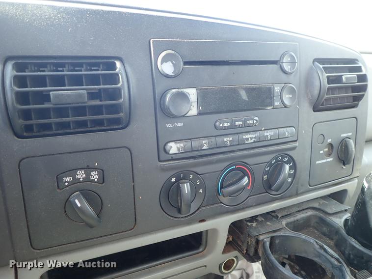 image for item DG2926 2005 Ford F250 Super Duty pickup truck