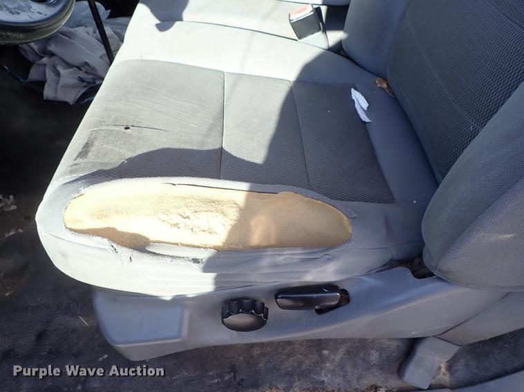 image for item DG2926 2005 Ford F250 Super Duty pickup truck