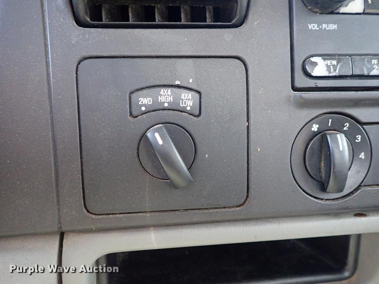 image for item DG2926 2005 Ford F250 Super Duty pickup truck