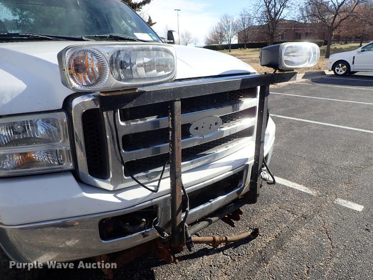 image for item DG2926 2005 Ford F250 Super Duty pickup truck