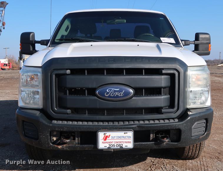 image for item DG3306 2012 Ford F250 Super Duty XL SuperCab pickup truck cab and chassis