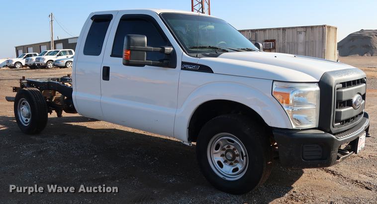 image for item DG3306 2012 Ford F250 Super Duty XL SuperCab pickup truck cab and chassis