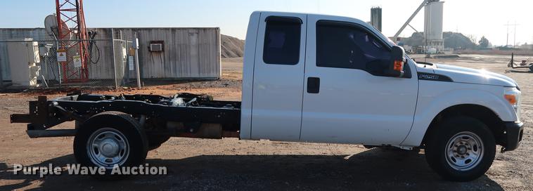 image for item DG3306 2012 Ford F250 Super Duty XL SuperCab pickup truck cab and chassis