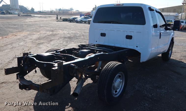 image for item DG3306 2012 Ford F250 Super Duty XL SuperCab pickup truck cab and chassis