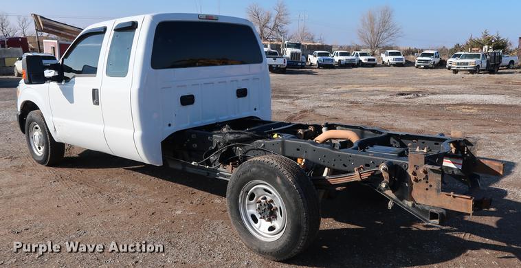 image for item DG3306 2012 Ford F250 Super Duty XL SuperCab pickup truck cab and chassis