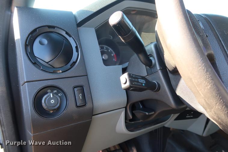 image for item DG3306 2012 Ford F250 Super Duty XL SuperCab pickup truck cab and chassis