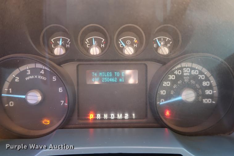 image for item DG3306 2012 Ford F250 Super Duty XL SuperCab pickup truck cab and chassis