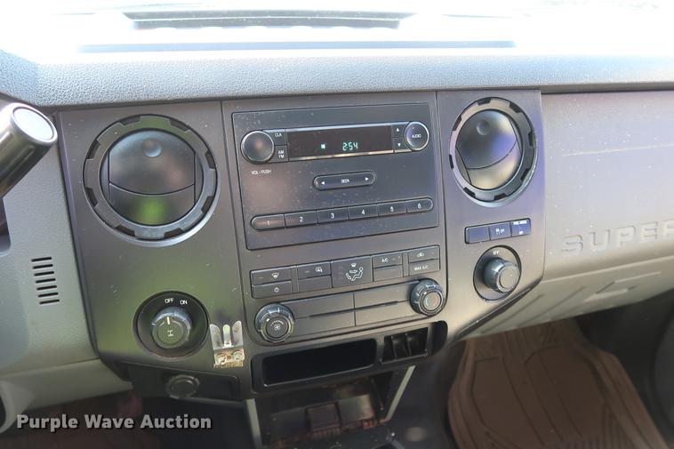 image for item DG3306 2012 Ford F250 Super Duty XL SuperCab pickup truck cab and chassis