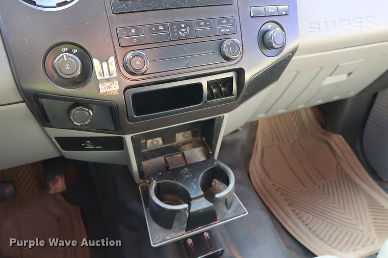 image for item DG3306 2012 Ford F250 Super Duty XL SuperCab pickup truck cab and chassis