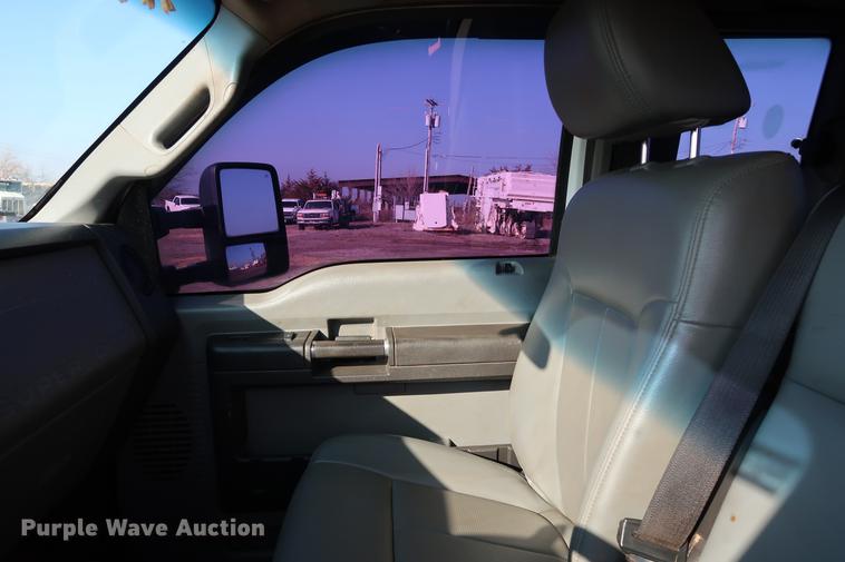 image for item DG3306 2012 Ford F250 Super Duty XL SuperCab pickup truck cab and chassis