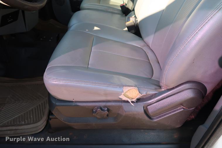 image for item DG3306 2012 Ford F250 Super Duty XL SuperCab pickup truck cab and chassis