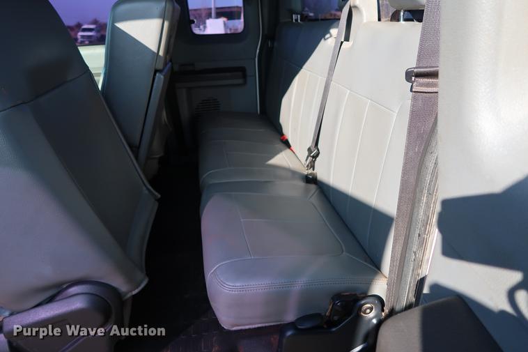 image for item DG3306 2012 Ford F250 Super Duty XL SuperCab pickup truck cab and chassis