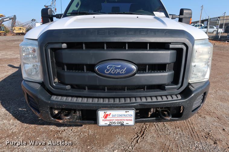 image for item DG3306 2012 Ford F250 Super Duty XL SuperCab pickup truck cab and chassis