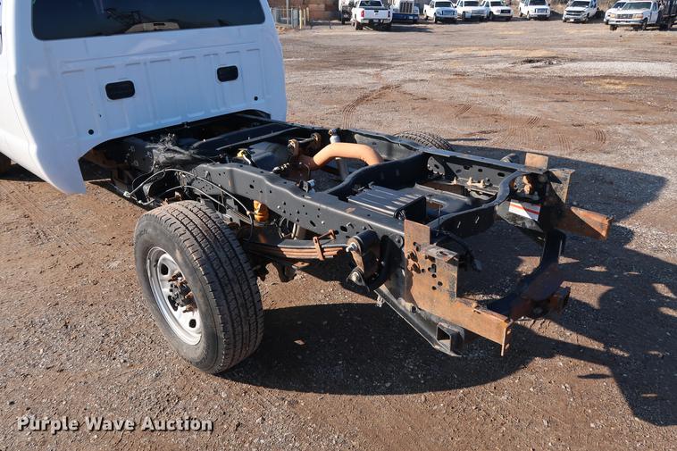 image for item DG3306 2012 Ford F250 Super Duty XL SuperCab pickup truck cab and chassis