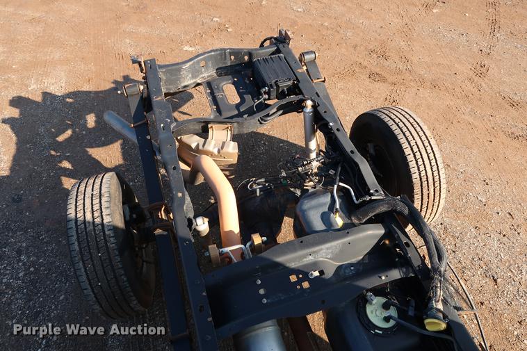 image for item DG3306 2012 Ford F250 Super Duty XL SuperCab pickup truck cab and chassis