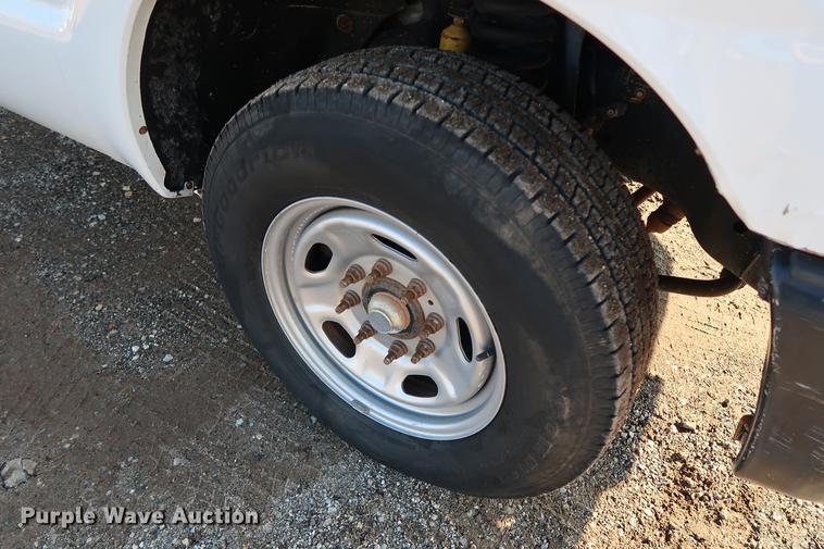 image for item DG3306 2012 Ford F250 Super Duty XL SuperCab pickup truck cab and chassis