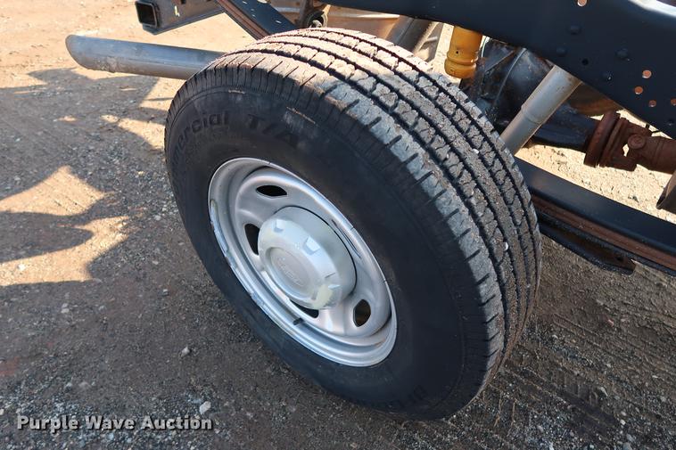 image for item DG3306 2012 Ford F250 Super Duty XL SuperCab pickup truck cab and chassis