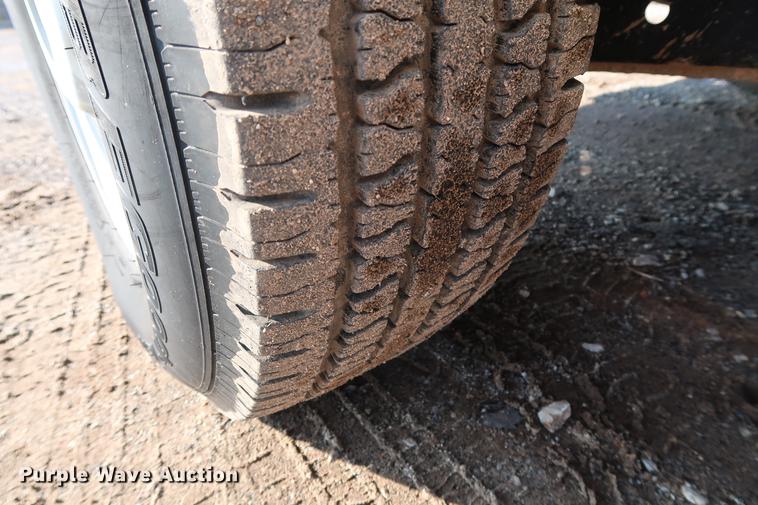 image for item DG3306 2012 Ford F250 Super Duty XL SuperCab pickup truck cab and chassis