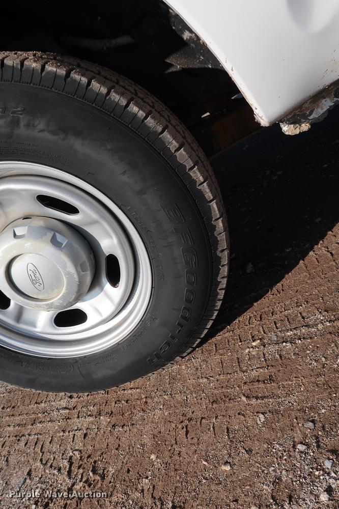 image for item DG3306 2012 Ford F250 Super Duty XL SuperCab pickup truck cab and chassis