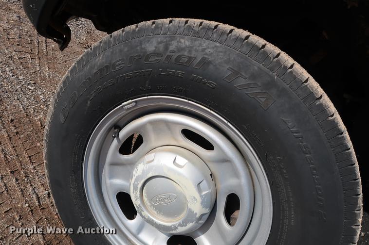 image for item DG3306 2012 Ford F250 Super Duty XL SuperCab pickup truck cab and chassis