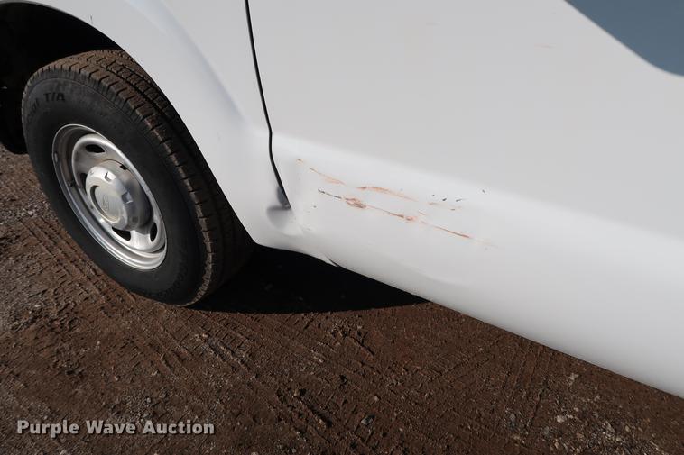 image for item DG3306 2012 Ford F250 Super Duty XL SuperCab pickup truck cab and chassis