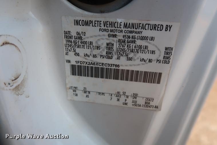 image for item DG3306 2012 Ford F250 Super Duty XL SuperCab pickup truck cab and chassis