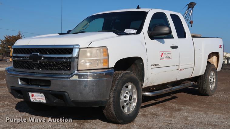 image for item DG3308 2011 Chevrolet Silverado 2500HD LT Z71 Ext. Cab pickup truck