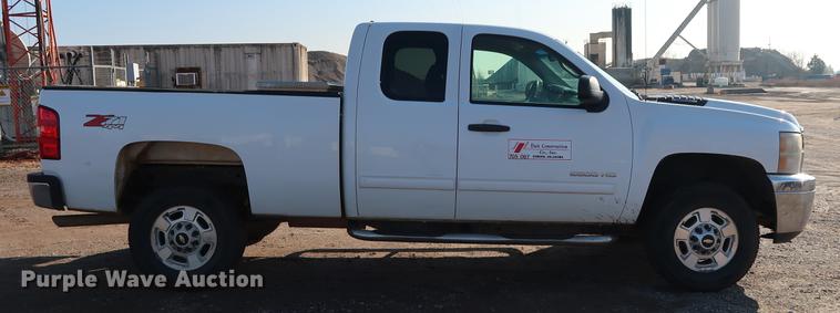 image for item DG3308 2011 Chevrolet Silverado 2500HD LT Z71 Ext. Cab pickup truck
