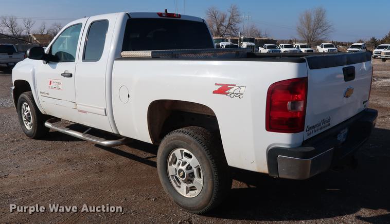 image for item DG3308 2011 Chevrolet Silverado 2500HD LT Z71 Ext. Cab pickup truck
