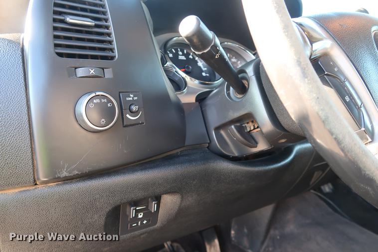 image for item DG3308 2011 Chevrolet Silverado 2500HD LT Z71 Ext. Cab pickup truck