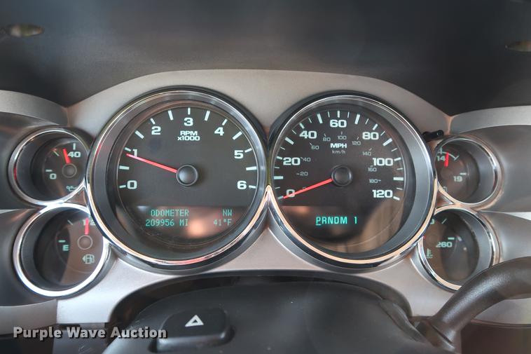 image for item DG3308 2011 Chevrolet Silverado 2500HD LT Z71 Ext. Cab pickup truck