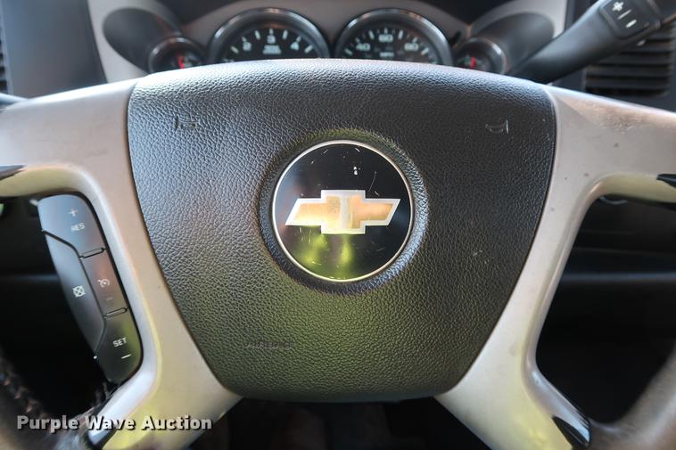 image for item DG3308 2011 Chevrolet Silverado 2500HD LT Z71 Ext. Cab pickup truck