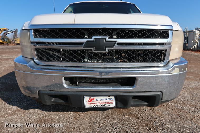 image for item DG3308 2011 Chevrolet Silverado 2500HD LT Z71 Ext. Cab pickup truck