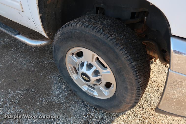 image for item DG3308 2011 Chevrolet Silverado 2500HD LT Z71 Ext. Cab pickup truck